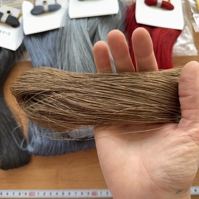 Gütermann R 402 E hedvábná niť Blond