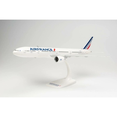 Herpa Boeing B777 328ER Air France 2010s Colors Named Strasbourg Snap Fit 1:200