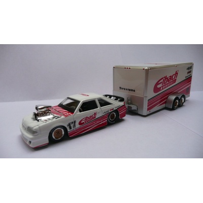 Maisto Design Tow+Go Ford Mustang SVT Cobra & Car Trailer 1:64