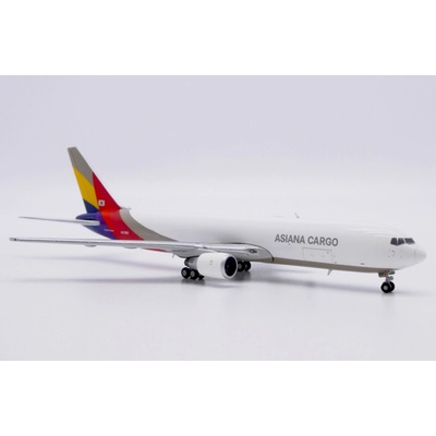 JC Wings B767-38EF Asiana Airlines Cargo Colors 1:400