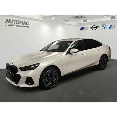 BMW 550e xDrive M Sport 360 kW