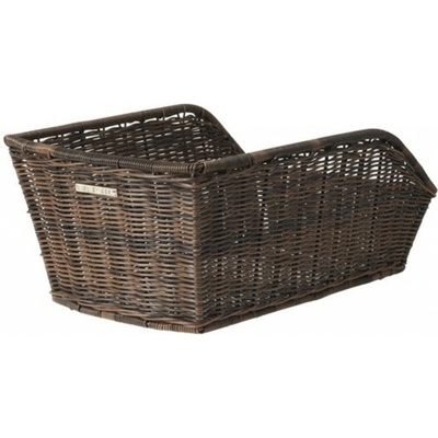 Basil Cento-Rattan Look