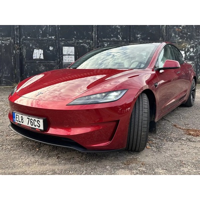 Jízda v elektromobilu Tesla Model 3 Performance Highland 24