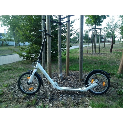 Kickbike Clix bílá