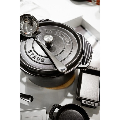 Staub Hrniec okrúhly 22 cm 2,6 l sivý