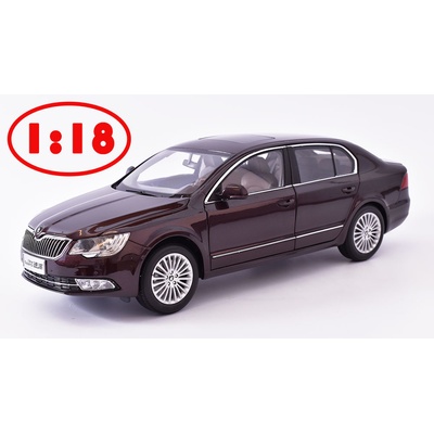 Abrex Škoda Superb 2 FL 2013 Vínová Metalíza časopis s modelem 1:18