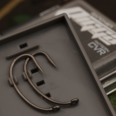 GARDNER CURVED RIGGA HOOKS CVR BARBED vel.2 10 ks