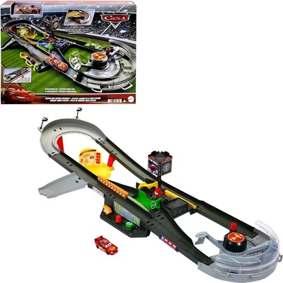 Mattel Cars Auta Dráha Rallye Golden Piston s kovovým vozidlem Blesk McQueen HPD81