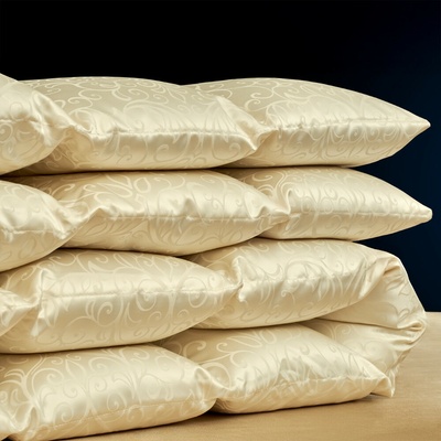 Polštáře a Peřiny.cz Péřová přikrývka Royal Silk Champagne 140x200