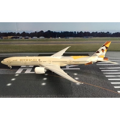Phoenix B777-3FXER Etihad Airways Mid 2010sFacets of Abu Dhabi 1:200