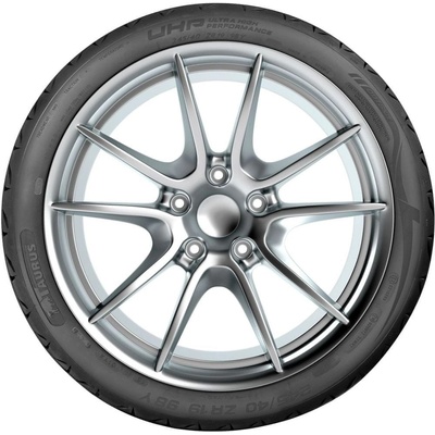 Taurus Ultra High Performance 215/55 R17 98W