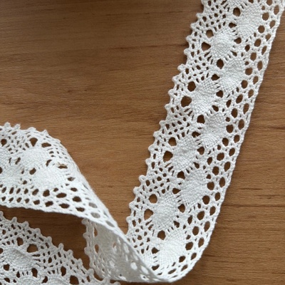 Bavlněná strojově paličkovaná krajka 5cm šíře 2