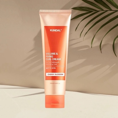 KUNDAL Volume & Fixing Curl Dream Wedding Bouquet stylingový krém pro definici vln s vůní 130 ml