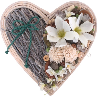 Ikebana s červenými ružami