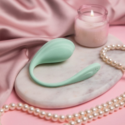 Satisfyer Smooth Petal - chytré vibrační vajíčko zelené