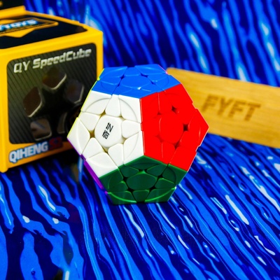 QiYi MoFangGe QiHeng S Megaminx sculpted (QiYi)