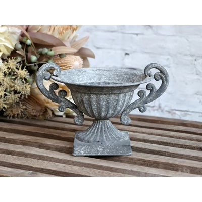 Chic Antique Dekorační plechová miska na noze Walter 21 x 16 x 12 cm