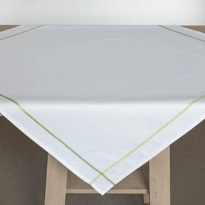 Veba Ubrus Garbo bavlna satén bílá s ozdobným zeleným šitím s nešpinivou úpravou 40x140 cm