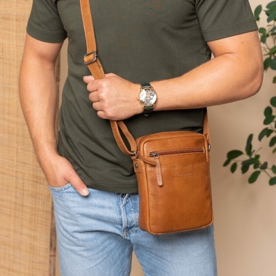 The Chesterfield Brand Kožená Crossbody taška na doklady Laveno C48.138631 koňaková