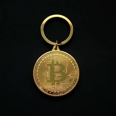 LUDOVKA Kľúčenka Bitcoin medaila zlatá