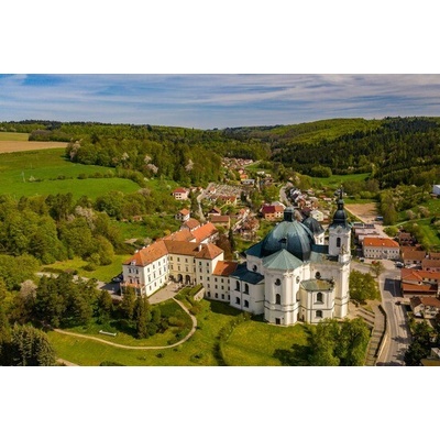 Noc na zámku Křtiny v Moravském krasu s polopenzí pro 2 osoby