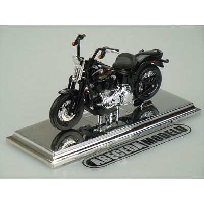 Harley Davidson Maisto 2008 FLSTSB Cross Bones 1:18
