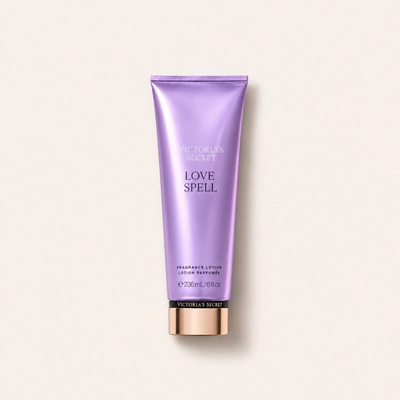 Victoria's Secret Fantasies Love Spell tělové mléko 236 ml