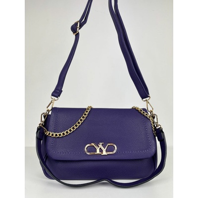 Malá fialová kabelka na rameno pohodlná aj ako crossbody