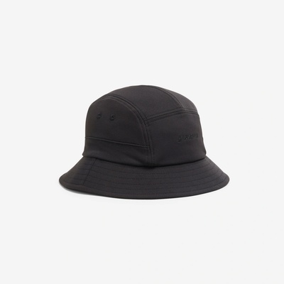 Decathlon bucket hat čierna