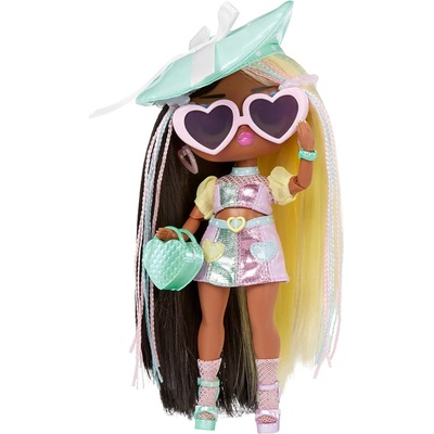 MGA L.O.L. Surprise! Tweens Series 4 Darcy Blush